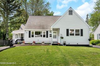 6 Indiana Avenue, Rensselaer, NY 12144
