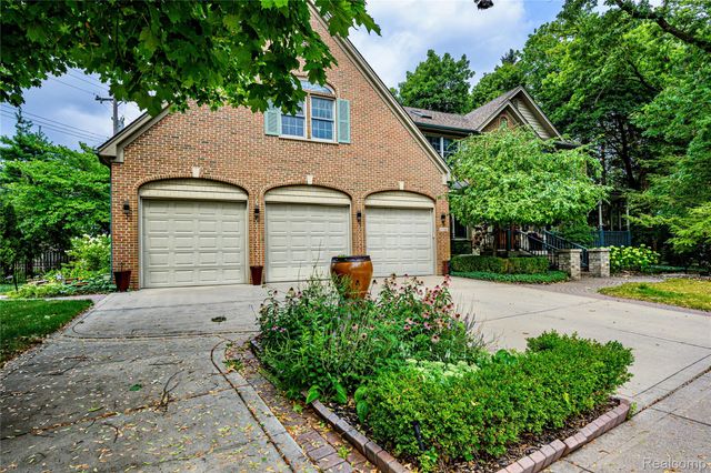 1528 Lawndale Drive, Royal Oak, MI 48067