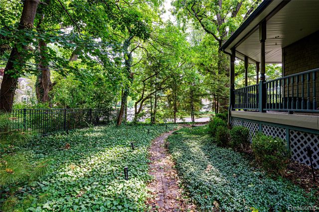1528 Lawndale Drive, Royal Oak, MI 48067