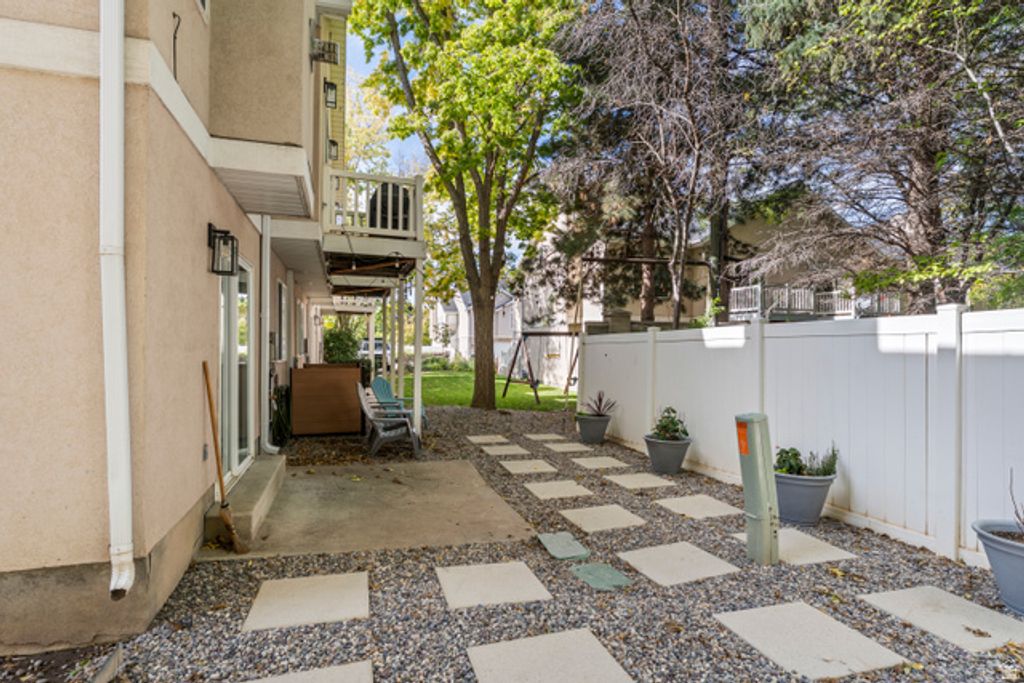 2025 E COTTON WILLOW LN, Holladay, UT 84117 — photo 5