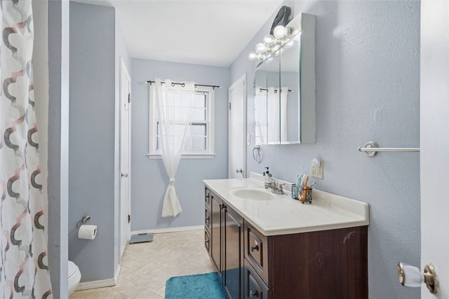 408 Day Street NW, Cedar Rapids, IA 52405