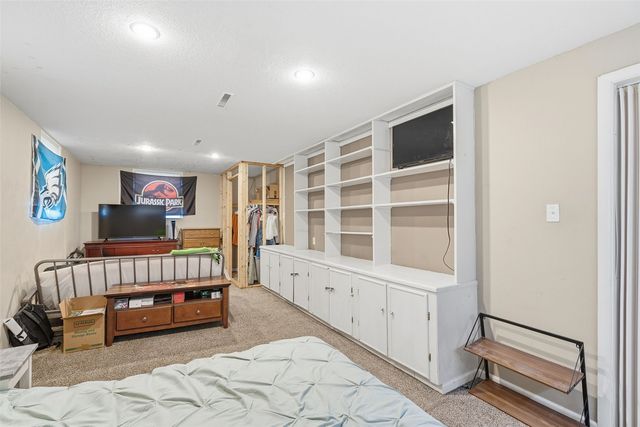 408 Day Street NW, Cedar Rapids, IA 52405