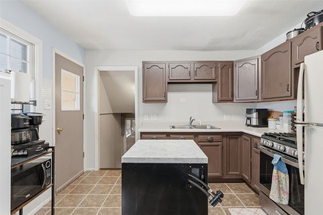 408 Day Street NW, Cedar Rapids, IA 52405