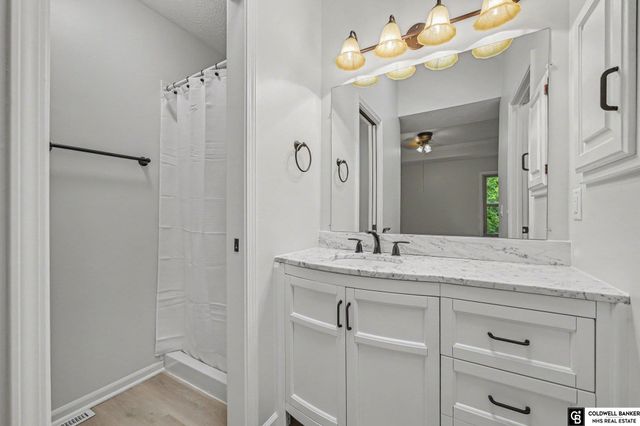 11760 McCarty Loup, Bellevue, NE 68123