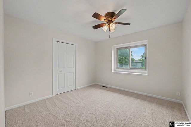 11760 McCarty Loup, Bellevue, NE 68123