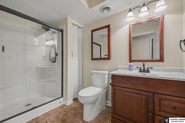 11760 McCarty Loup, Bellevue, NE 68123
