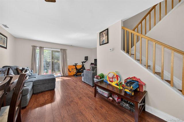 83 Lois Lane, Monroe, NY 10950