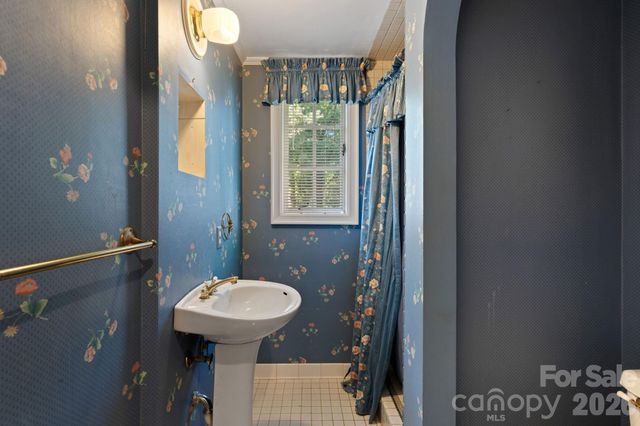 2928 Windsor Road, Winston Salem, NC 27104