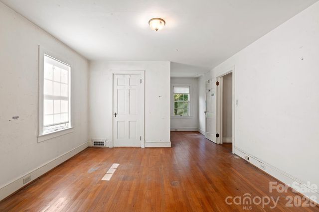 2928 Windsor Road, Winston Salem, NC 27104