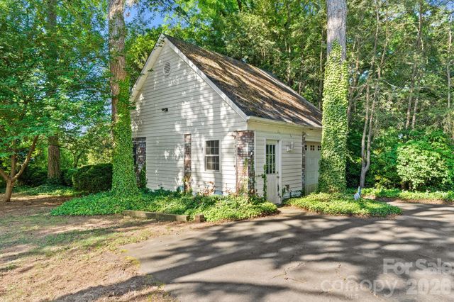 2928 Windsor Road, Winston Salem, NC 27104