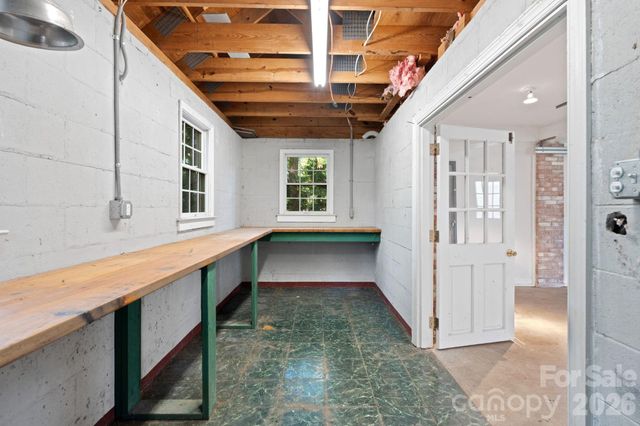 2928 Windsor Road, Winston Salem, NC 27104
