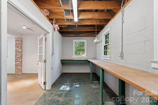 2928 Windsor Road, Winston Salem, NC 27104