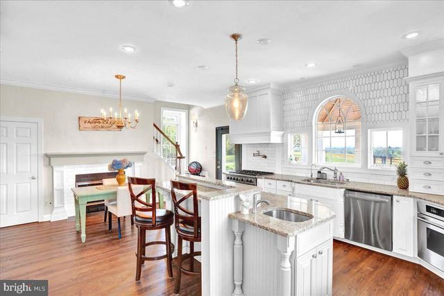 11 DANBERRY DR, Ringoes, NJ 08551