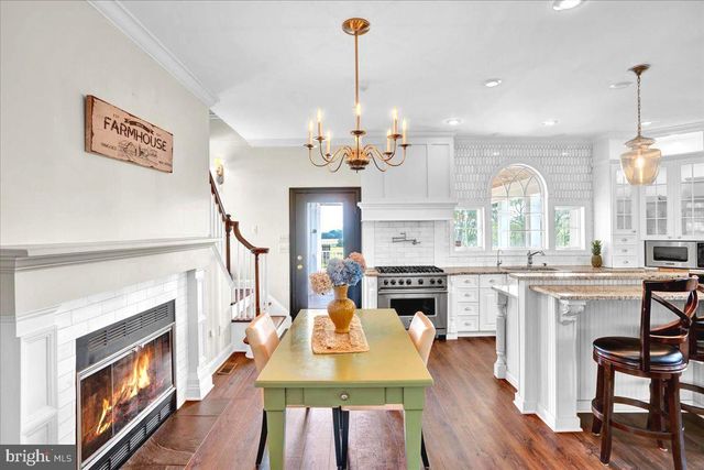 11 DANBERRY DR, Ringoes, NJ 08551