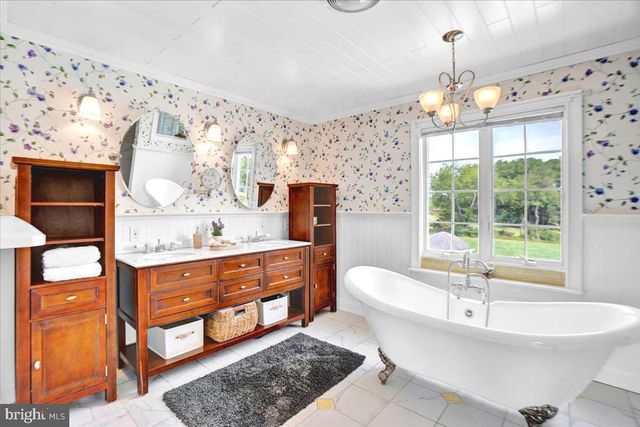 11 DANBERRY DR, Ringoes, NJ 08551