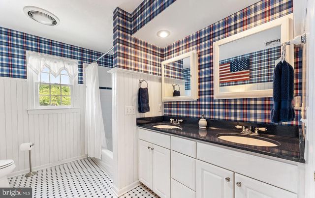 11 DANBERRY DR, Ringoes, NJ 08551