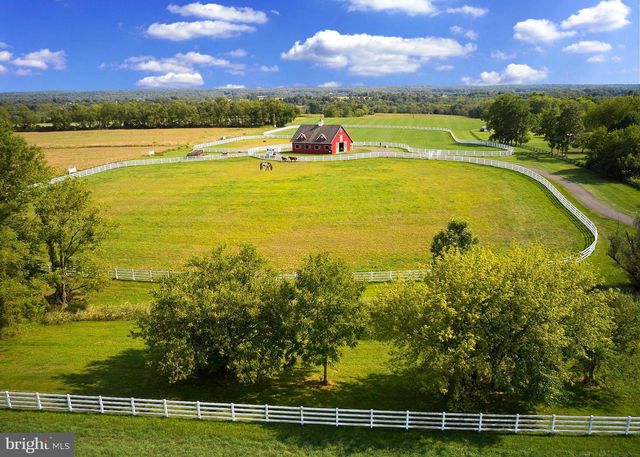 11 DANBERRY DR, Ringoes, NJ 08551