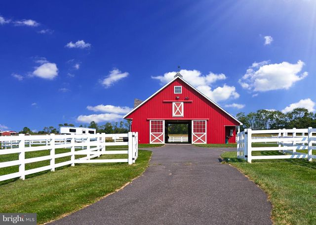 11 DANBERRY DR, Ringoes, NJ 08551