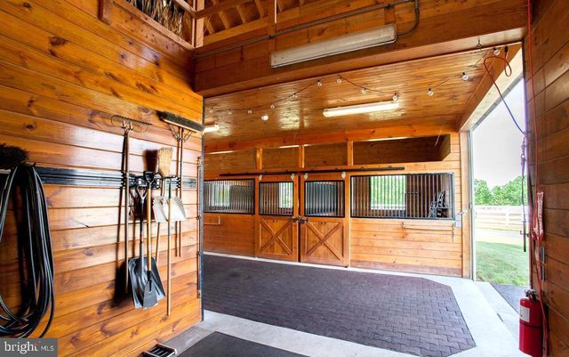 11 DANBERRY DR, Ringoes, NJ 08551