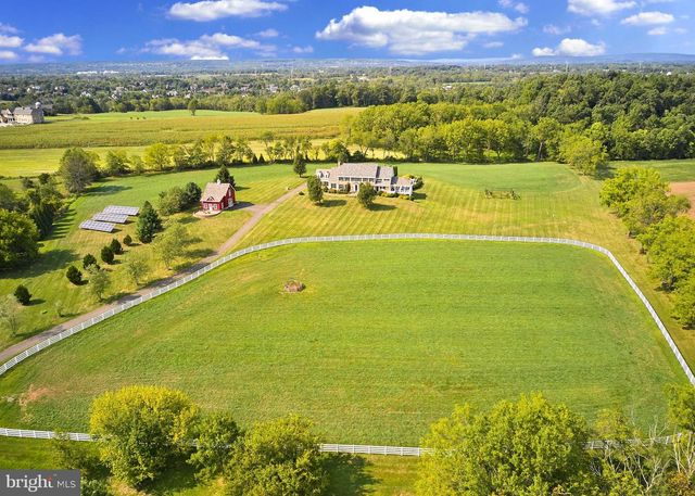 11 DANBERRY DR, Ringoes, NJ 08551