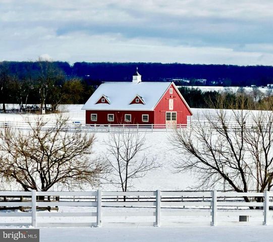 11 DANBERRY DR, Ringoes, NJ 08551