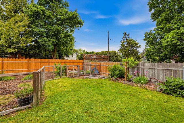 735 Clover St, Cheney, WA 99004