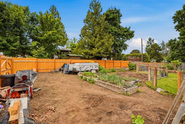 735 Clover St, Cheney, WA 99004