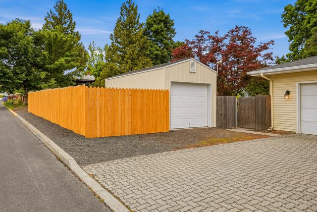 735 Clover St, Cheney, WA 99004