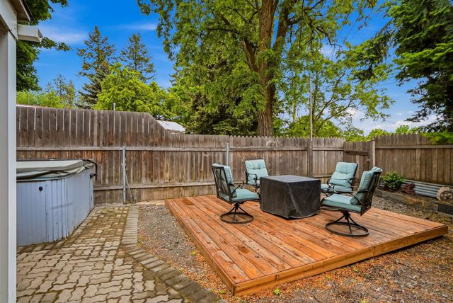 735 Clover St, Cheney, WA 99004