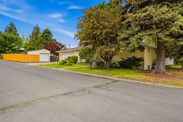 735 Clover St, Cheney, WA 99004