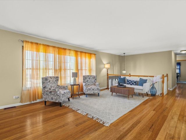 545 Andrew Lane, Lake Zurich, IL 60047