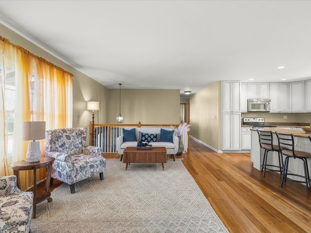 545 Andrew Lane, Lake Zurich, IL 60047