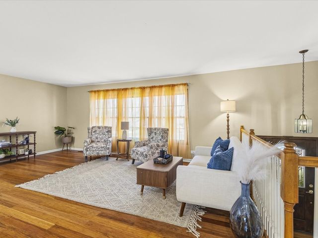 545 Andrew Lane, Lake Zurich, IL 60047