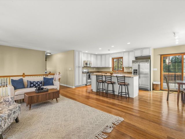 545 Andrew Lane, Lake Zurich, IL 60047