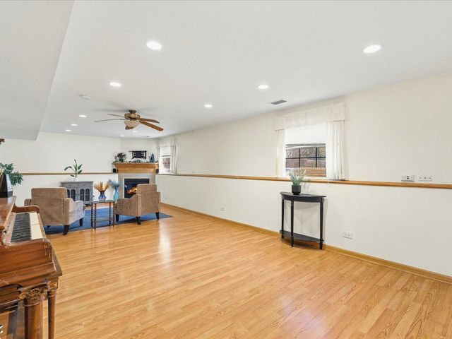 545 Andrew Lane, Lake Zurich, IL 60047