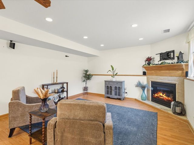 545 Andrew Lane, Lake Zurich, IL 60047