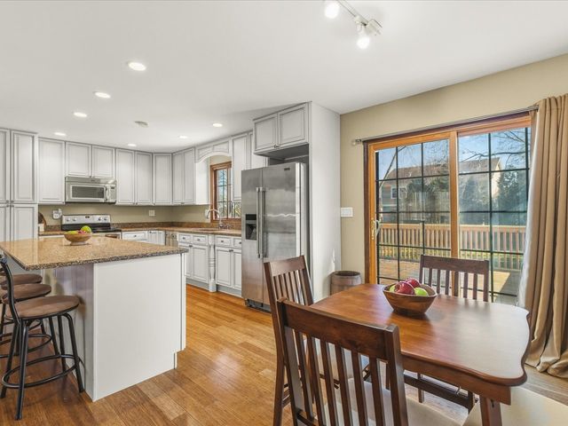 545 Andrew Lane, Lake Zurich, IL 60047