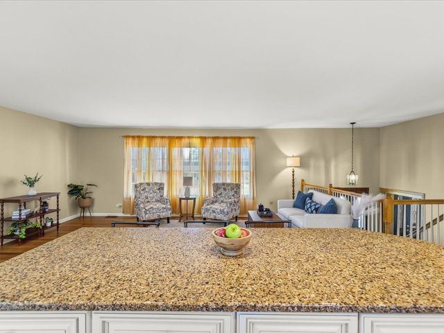 545 Andrew Lane, Lake Zurich, IL 60047
