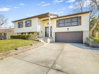 545 Andrew Lane, Lake Zurich, IL 60047