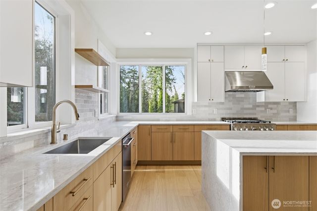 11087 SE 62nd Place, Bellevue, WA 98006