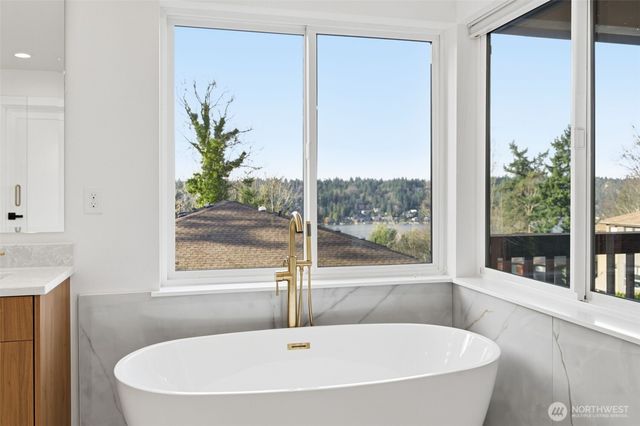 11087 SE 62nd Place, Bellevue, WA 98006