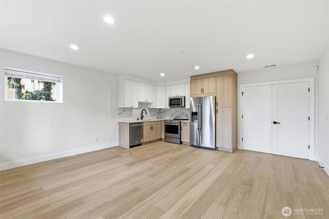 11087 SE 62nd Place, Bellevue, WA 98006