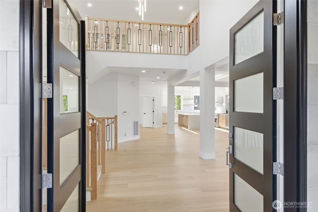 11087 SE 62nd Place, Bellevue, WA 98006