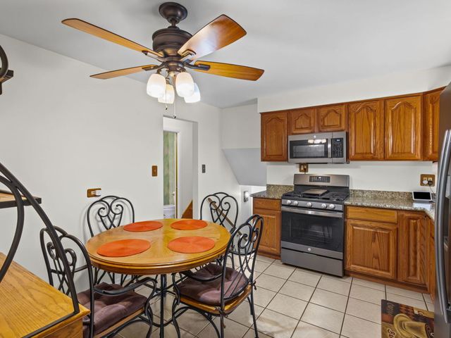 834 N Rainbow Drive, Glenwood, IL 60425