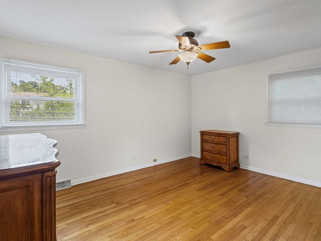 834 N Rainbow Drive, Glenwood, IL 60425