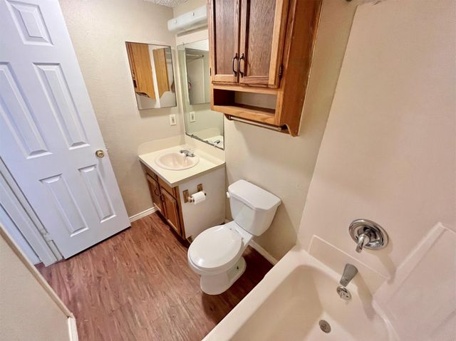 112 Hillside CV B, Elgin, TX 78621