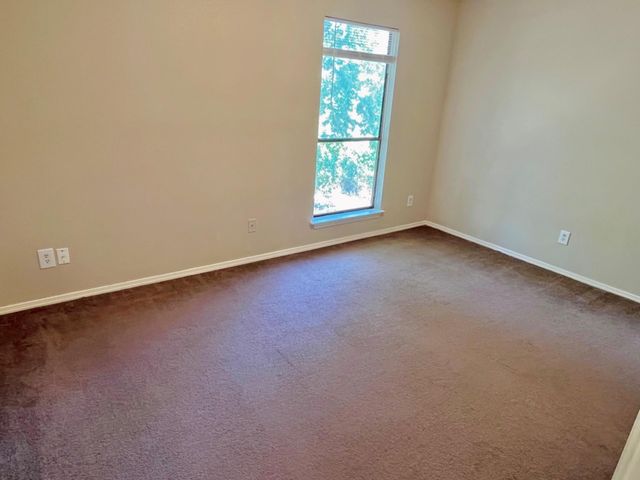 112 Hillside CV B, Elgin, TX 78621