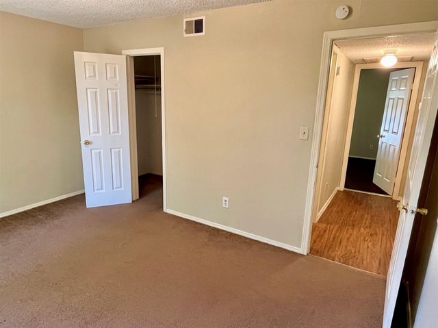 112 Hillside CV B, Elgin, TX 78621