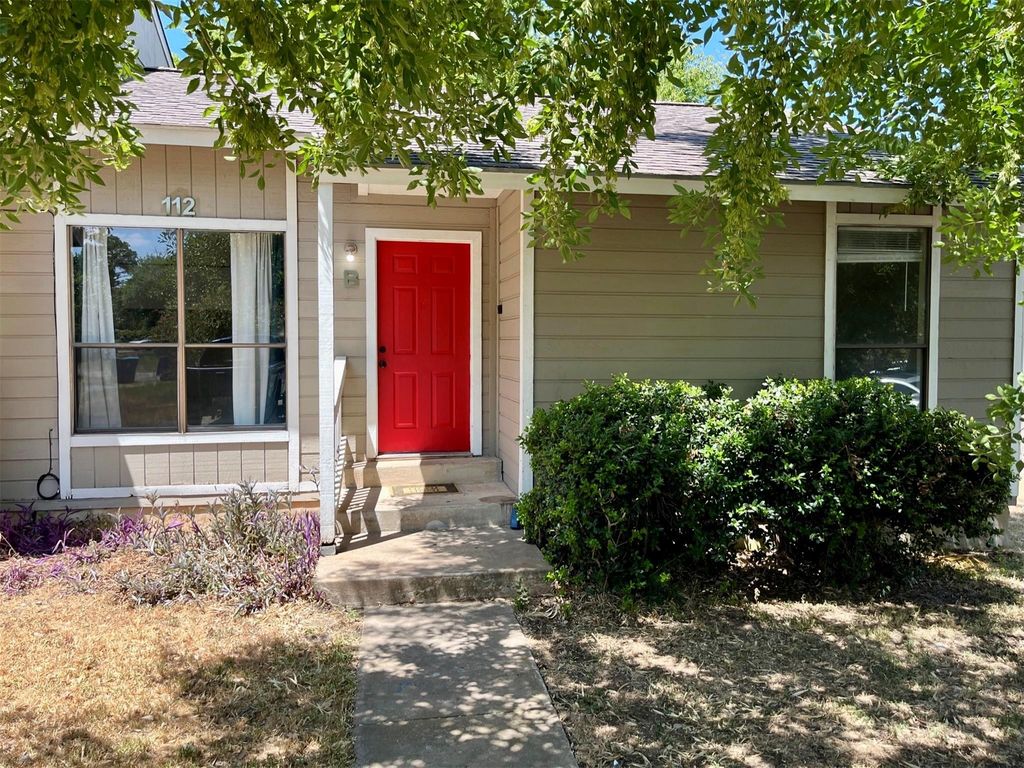 112 Hillside CV B, Elgin, TX 78621
