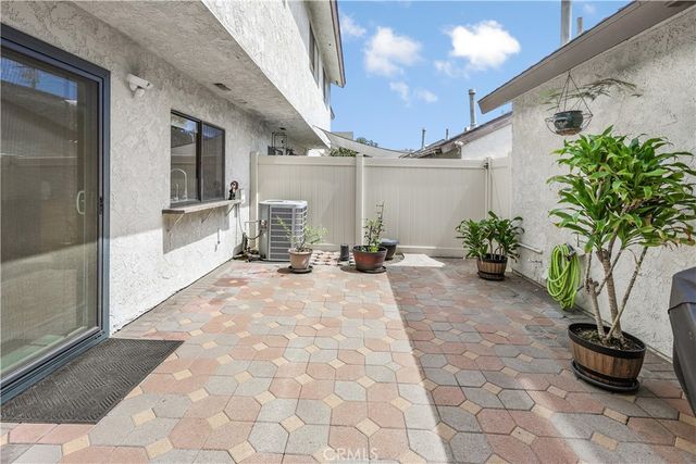 1401 W Cerritos 64, Anaheim, CA 92802